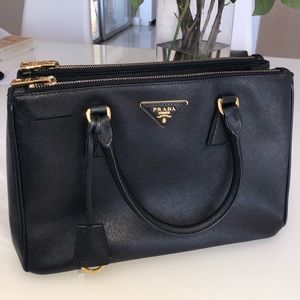 PRADA small Galleria saffiano, LIKE NEW!!!